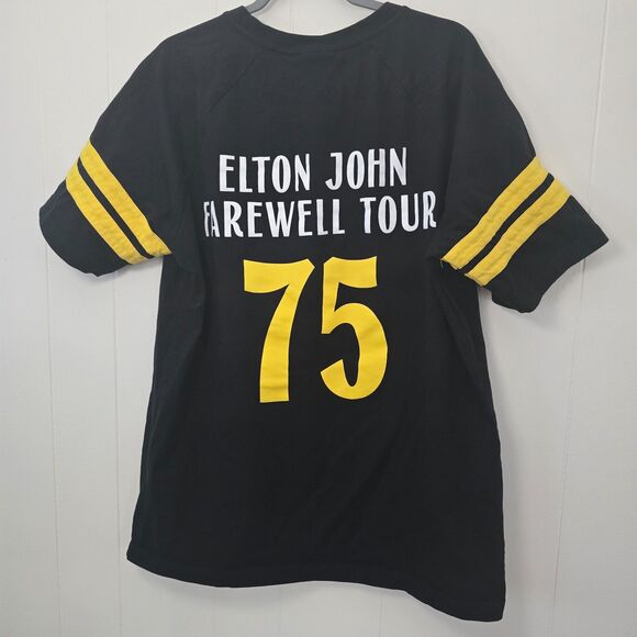 Blk XXL Commemorates Elton John Farewell Tour @ Dodger Stadium performance 1975 - Picture 2 of 13